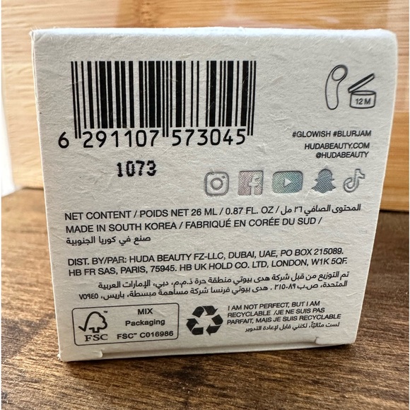 Glowish by HudaBeauty Blur Jam Silicone Free Smoothing Primer - Picture 3 of 7